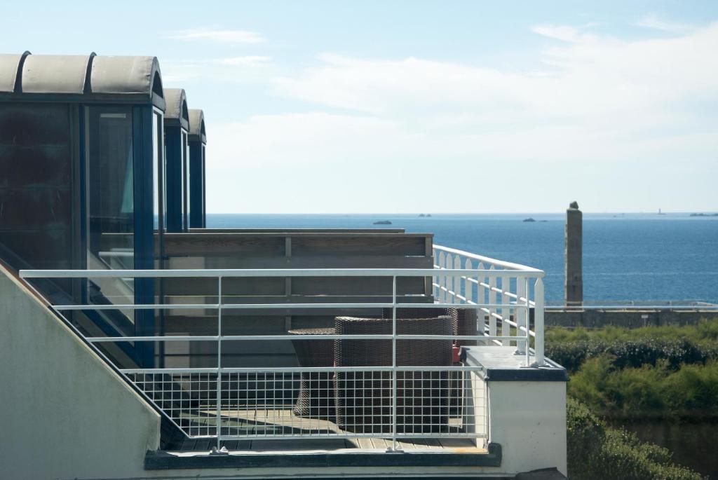 Hostellerie De La Pointe Saint-Mathieu - Spa & Restaurant プルゴンヴラン エクステリア 写真