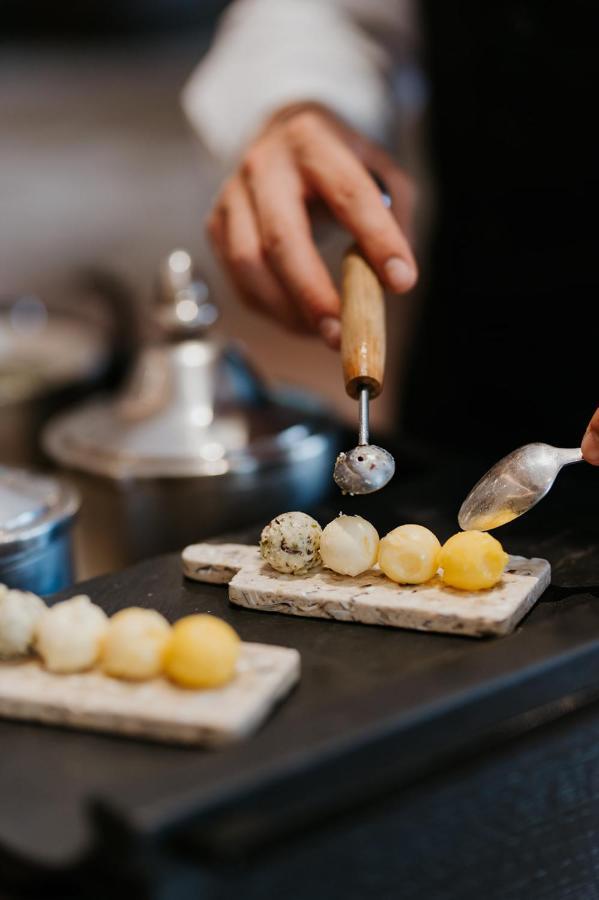 Hostellerie De La Pointe Saint-Mathieu - Spa & Restaurant プルゴンヴラン エクステリア 写真