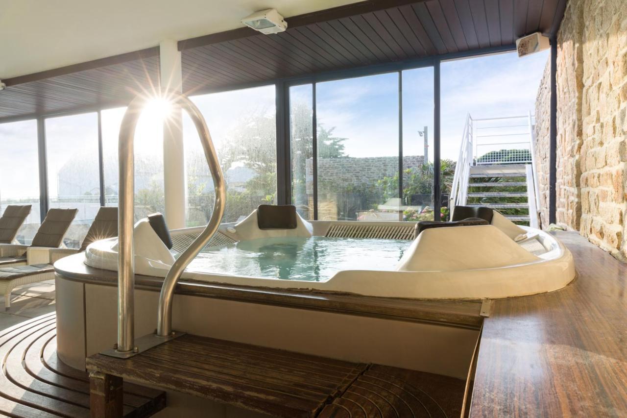 Hostellerie De La Pointe Saint-Mathieu - Spa & Restaurant プルゴンヴラン エクステリア 写真