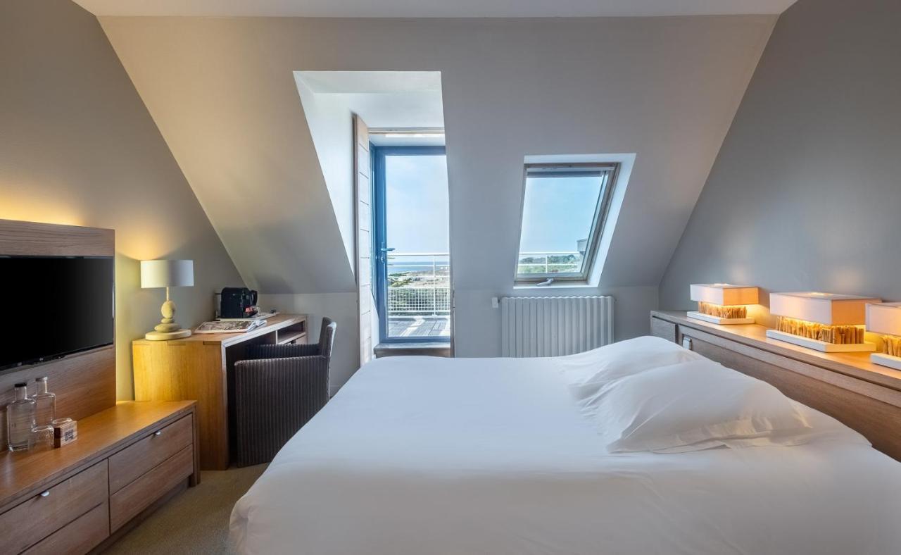 Hostellerie De La Pointe Saint-Mathieu - Spa & Restaurant プルゴンヴラン エクステリア 写真