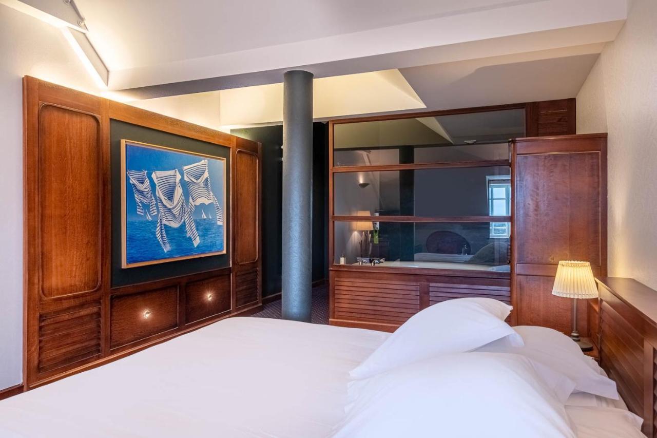 Hostellerie De La Pointe Saint-Mathieu - Spa & Restaurant プルゴンヴラン エクステリア 写真