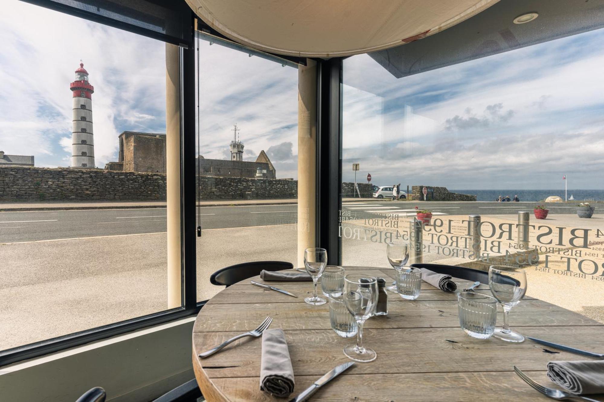 Hostellerie De La Pointe Saint-Mathieu - Spa & Restaurant プルゴンヴラン エクステリア 写真