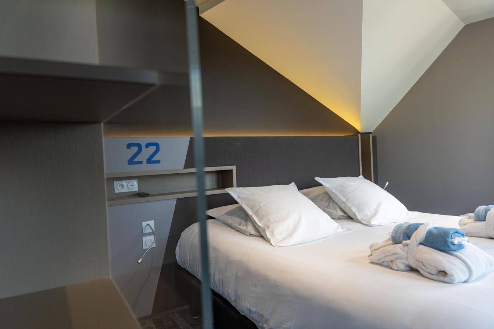 Hostellerie De La Pointe Saint-Mathieu - Spa & Restaurant プルゴンヴラン エクステリア 写真