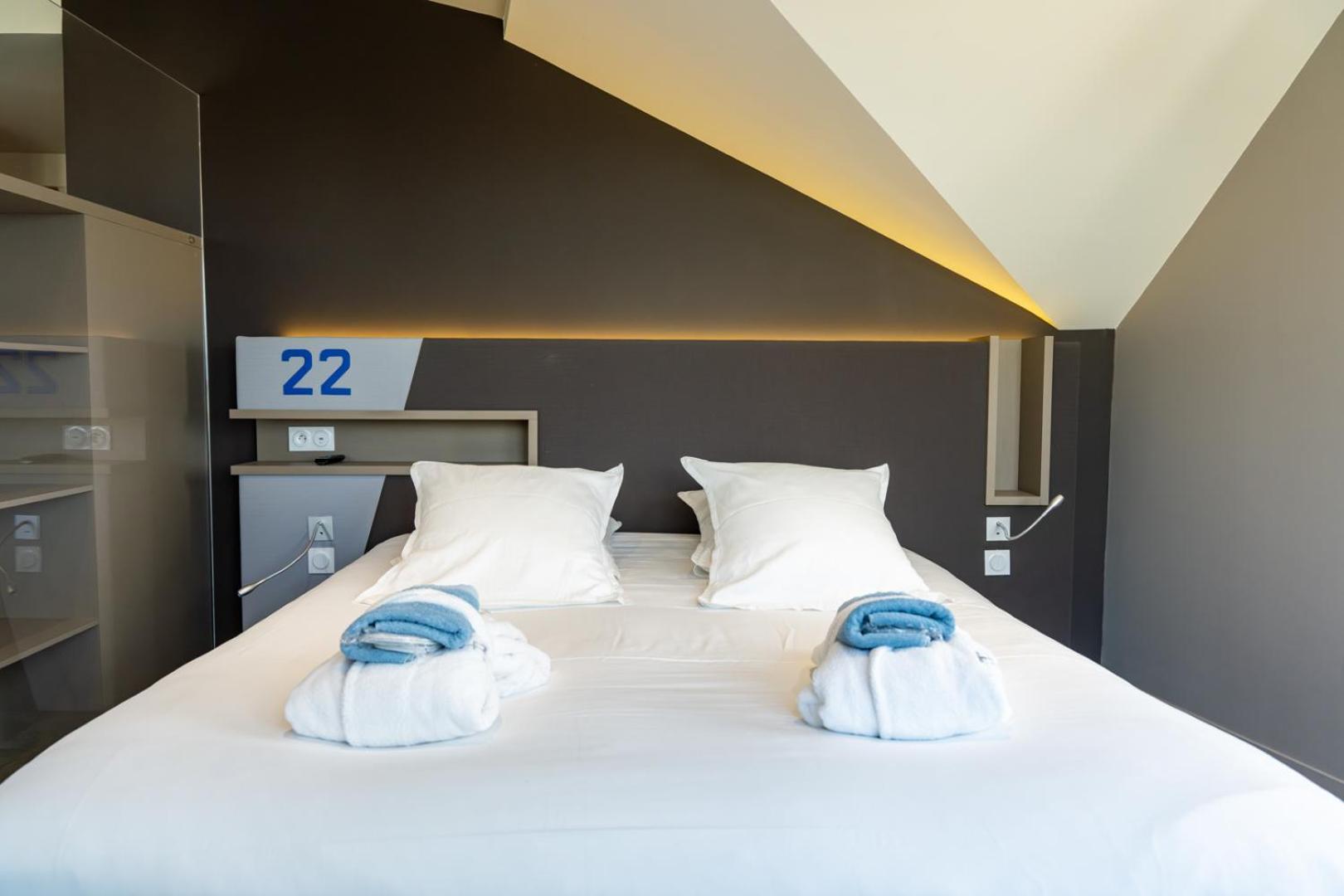 Hostellerie De La Pointe Saint-Mathieu - Spa & Restaurant プルゴンヴラン エクステリア 写真