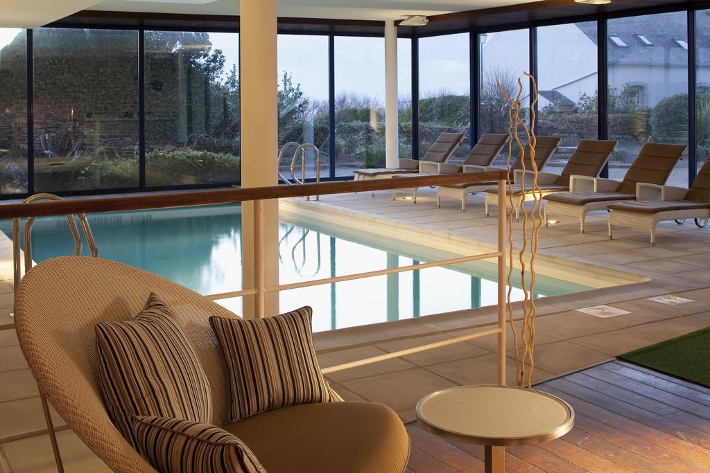Hostellerie De La Pointe Saint-Mathieu - Spa & Restaurant プルゴンヴラン エクステリア 写真