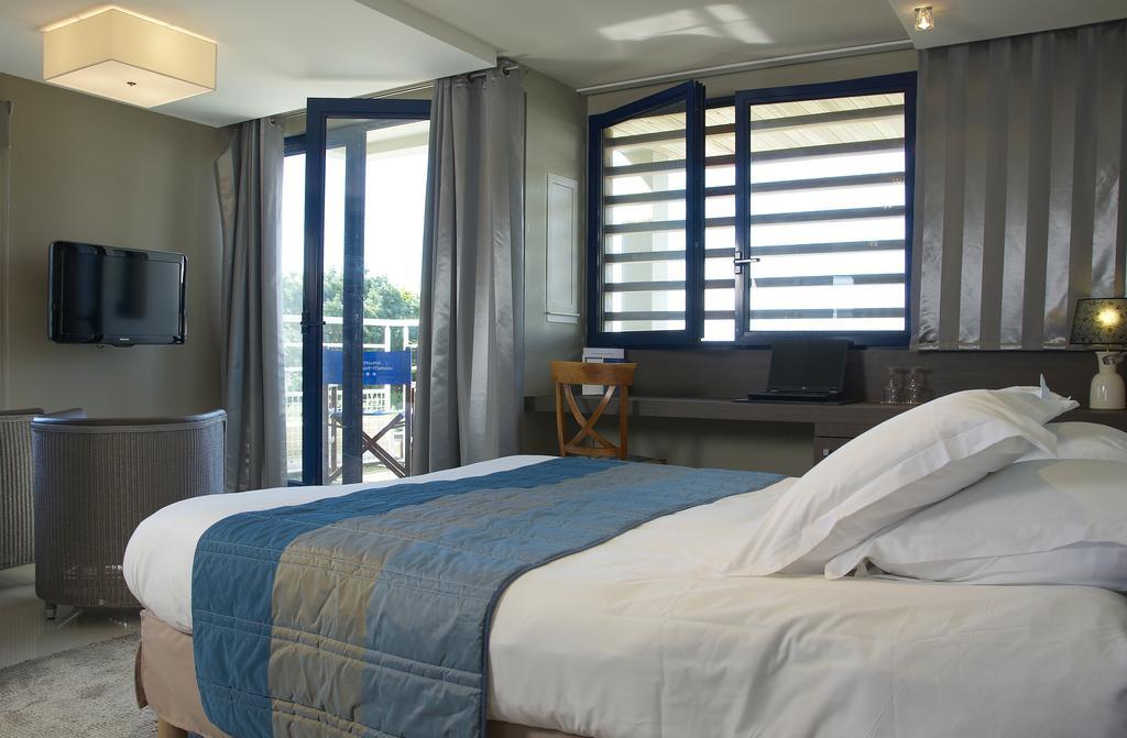 Hostellerie De La Pointe Saint-Mathieu - Spa & Restaurant プルゴンヴラン エクステリア 写真