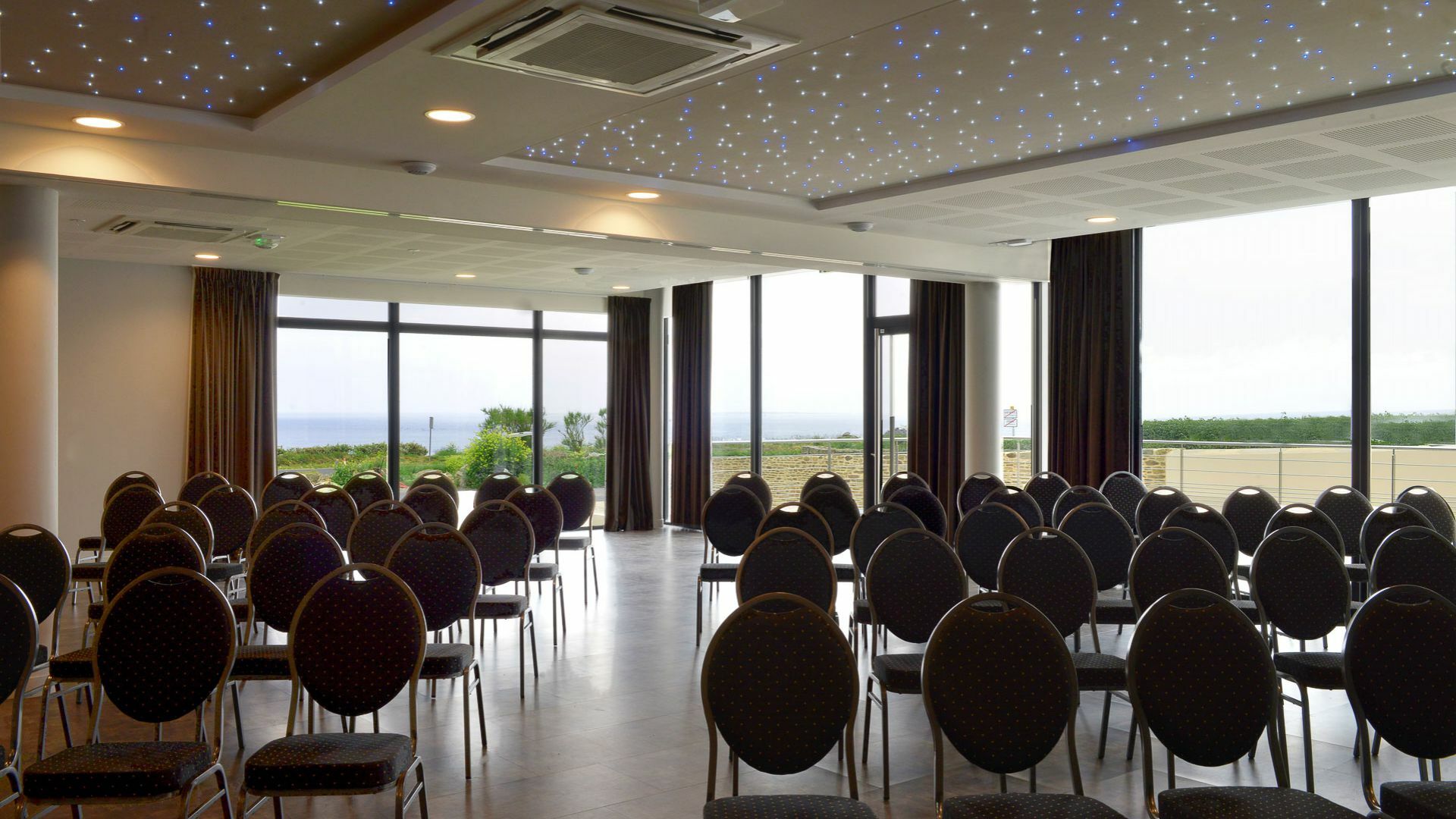 Hostellerie De La Pointe Saint-Mathieu - Spa & Restaurant プルゴンヴラン エクステリア 写真